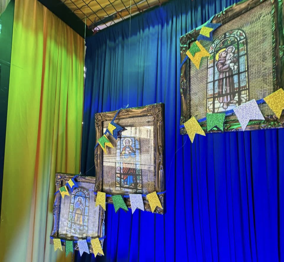 Biblioteca do SENAI-RN em Natal une cultura nordestina e paixão pelo futebol em exposição temática